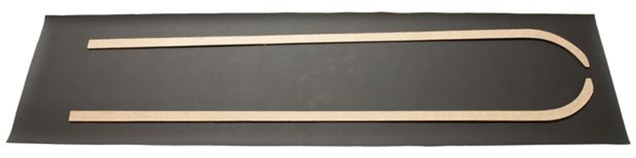 Paneler B-stolpe svart